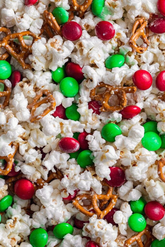 Christmas Popcorn Crunch Recipe